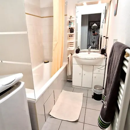 Cosy A Avec Piscine Partagee - 65 M². *