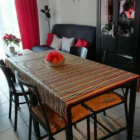 Cosy A Avec Piscine Partagee - 65 M². アパート
