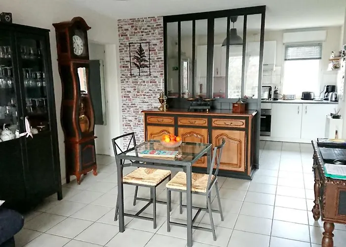 Cosy A Avec Piscine Partagee - 65 M².
